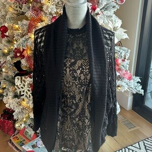 ❄️🎄Fortune & Ivy sleeveless lace shirt 🎄❄️